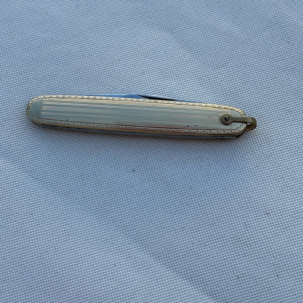Vintage Gold Tone Pocket Knife